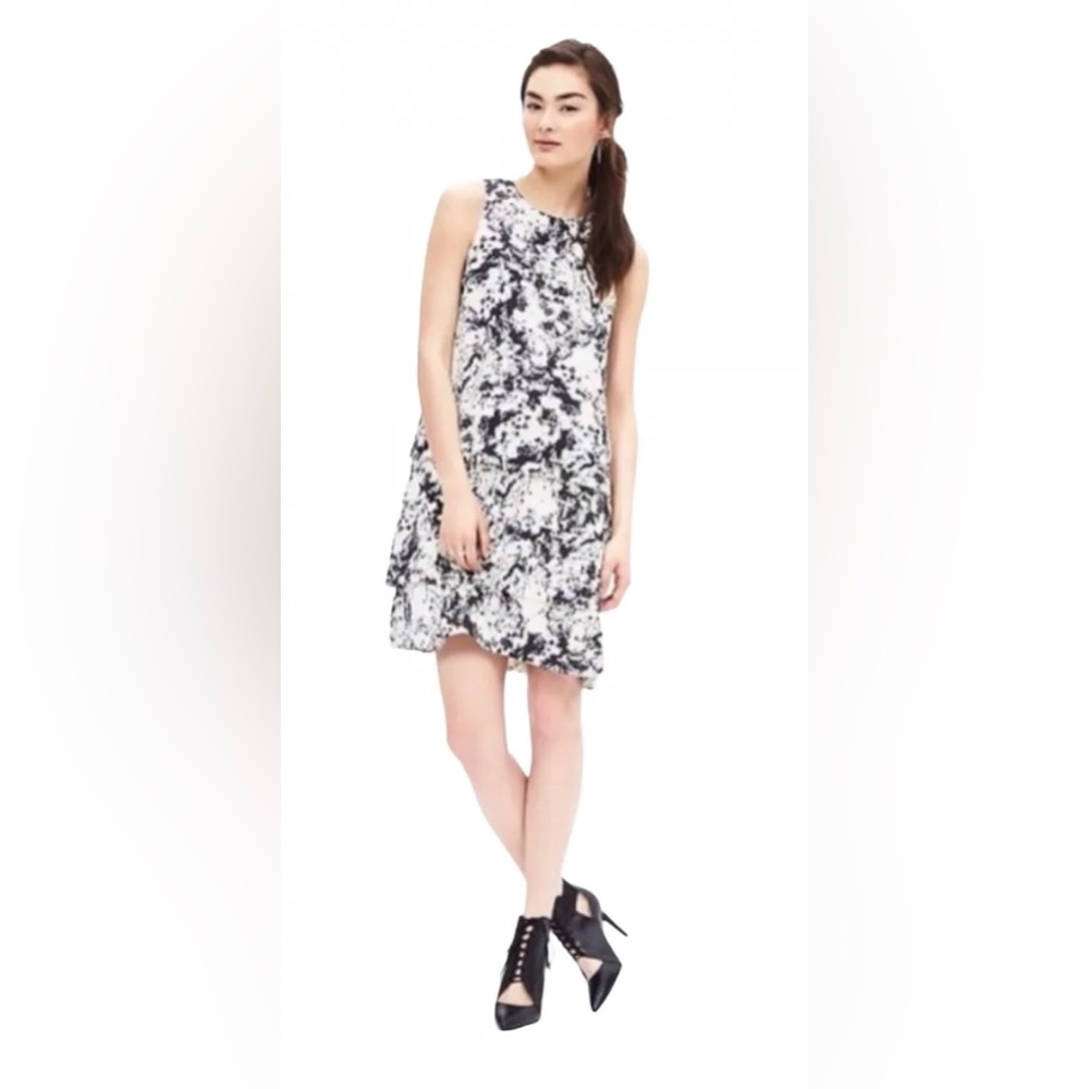 Banana Republic Tiered Business Dress- Size 6